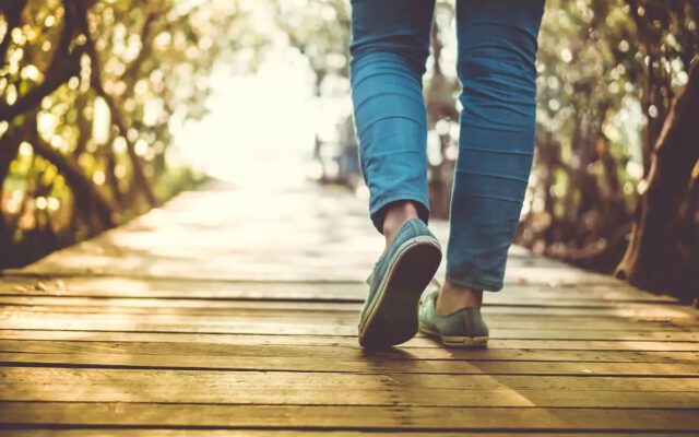 ۱۰ اشتباه رایج در پیاده‌روی برای کاهش وزن که باید از آنها اجتناب کنید