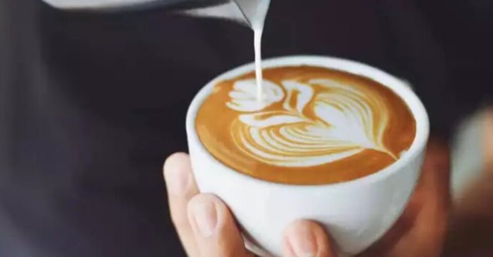 برای جلوگیری از بیمار شدن کبد روزی چند فنجان قهوه بنوشیم؟