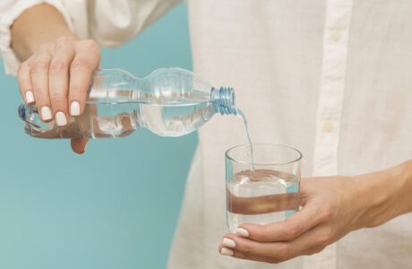 تست ساده‌ای که نشان می‌دهد که به اندازه کافی آب می‌نوشید یا نه!