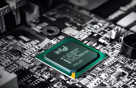اینتل Iris Xe یا اینتل UHD؛ کدام پردازنده گرافیکی بهتر است؟