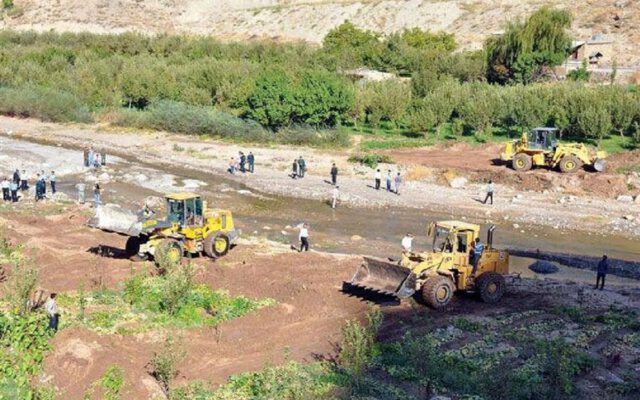 پای خانواده ها به دره فرحزاد باز شد