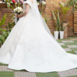 لباس عروس همراه با ژپون