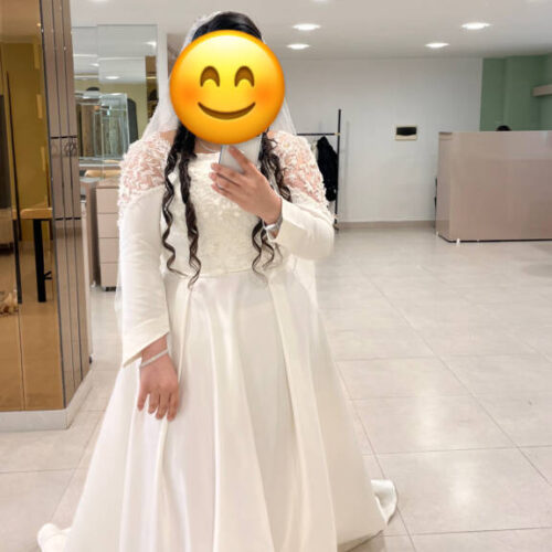 ✨👗 **لباس عروسی رویایی، فقط یکبار پوشیده شده!** 👗✨