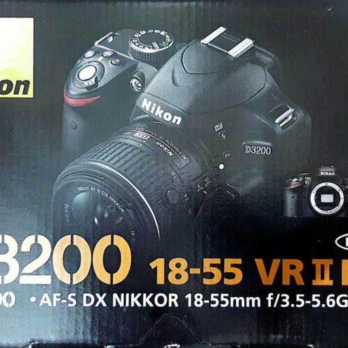 دوربین دیجیتال نیکون در حد نو مدل D3200 Nikon با لنز 18-55