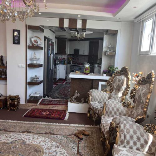 آپارتمان  سه نبش غرق در نور تک واحد