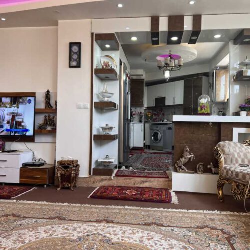 آپارتمان  سه نبش غرق در نور تک واحد