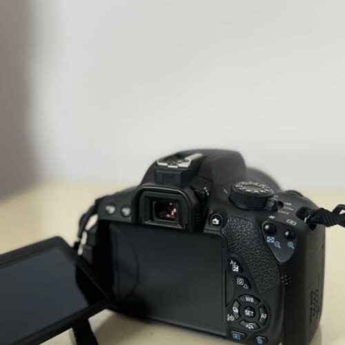 دوربین کنون 700d