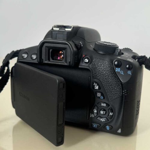 دوربین کنون 700d