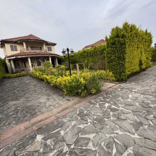 300متری شهرکی سندششدانگ کاربری مسکونی 4/300