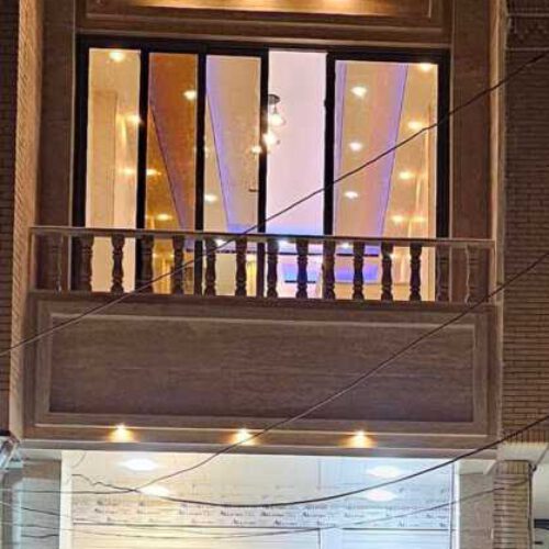 مغازه با واحد تجاری 100 متر