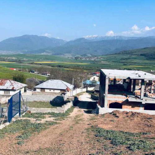 زمین با چشم انداز زیبا