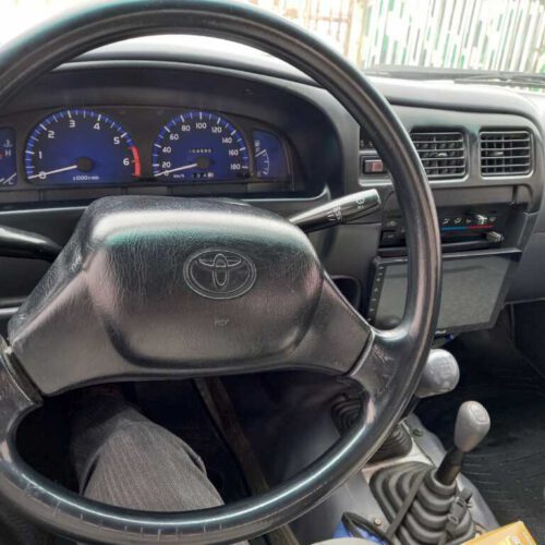 هایلوکس تک کابین 2001