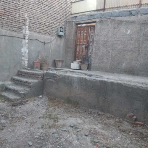 خانه ی قدیمی وکلنگی