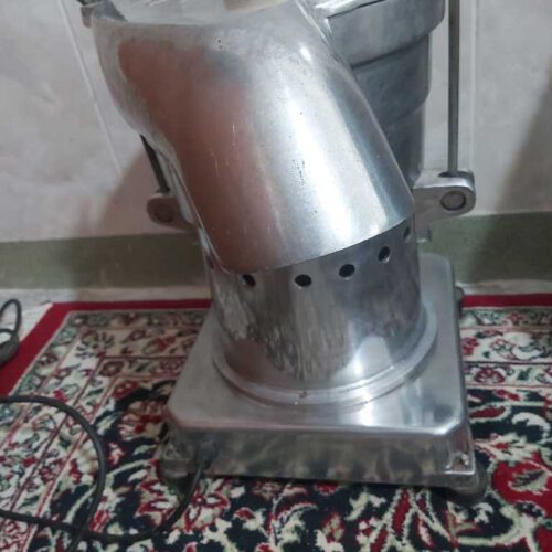 فروش یک عدد دستگاه آب هویج گیری صنعتی  اصفهان تک