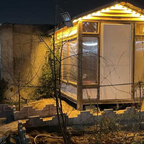 زمین باغچه ای چهاردیواری 242 متر با کاربری مسکونی و ویلایی