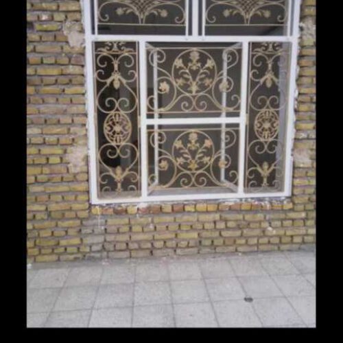 رنگ کار درب و پنجره