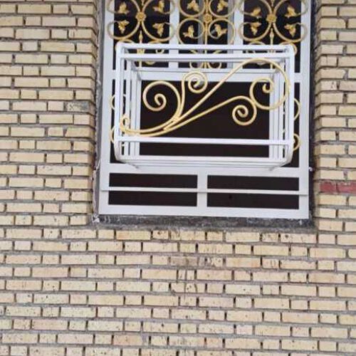 رنگ کار درب و پنجره
