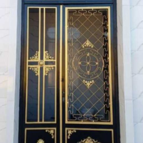 رنگ کار درب و پنجره