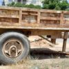 دو دستگاه  تریلی  چرخ اتوبوسی  یکیشون  تک چرخ دومی. جفت چرخ