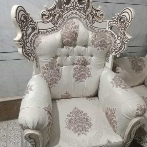 مبل سلطنتی سفید